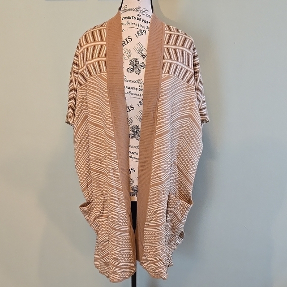 Isaac Mizrahi Sweaters - Striped Tan and Cream Cardigan